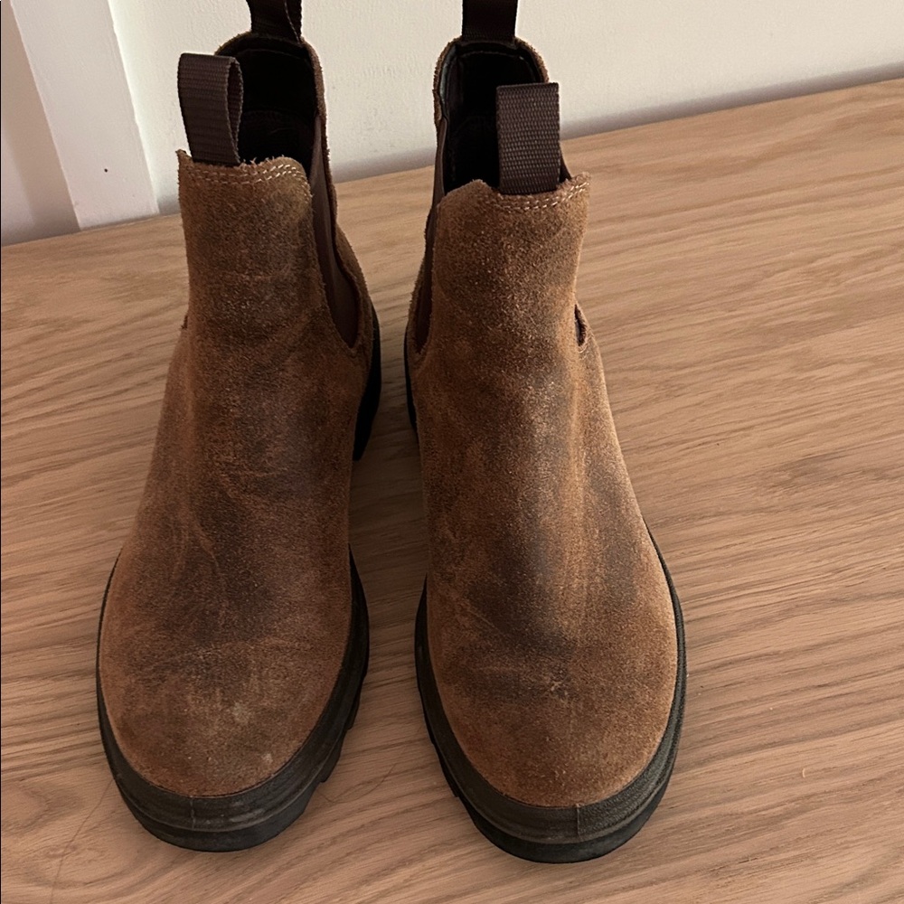 Women’s ECCO Brown Suede Chelsea Boots